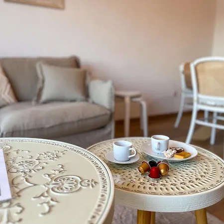 Spacieux Avec Terrasse Et Piscine Apartmán