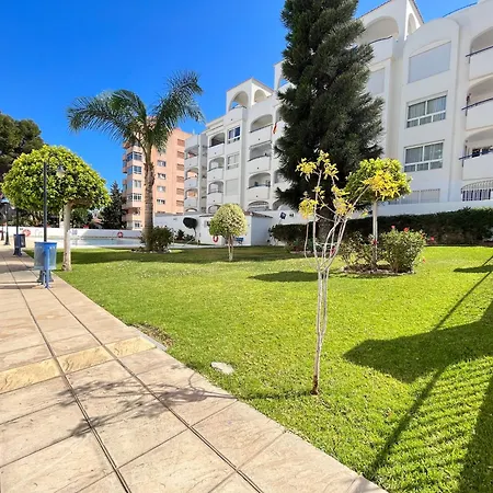 Spacieux Avec Terrasse Et Piscine